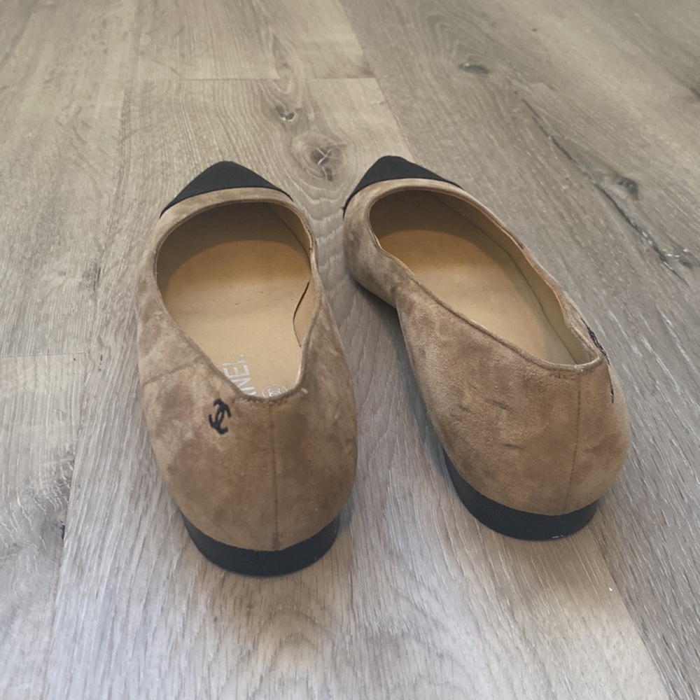 CHANEL Tan and Black Women's Shoes - Picture 3 of 16
